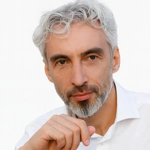 Портретная плашка: Павел Антипов